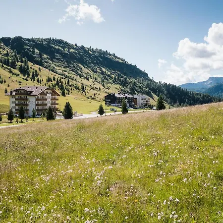Sellaronda Lägenhetshotell 3*