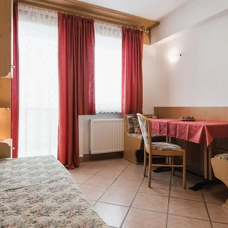 Sellaronda Lägenhetshotell Arabba