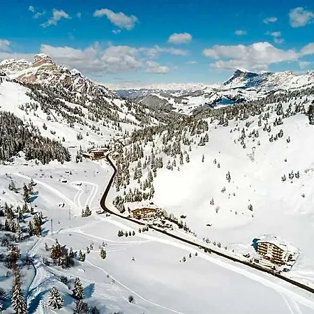 Sellaronda 公寓式酒店